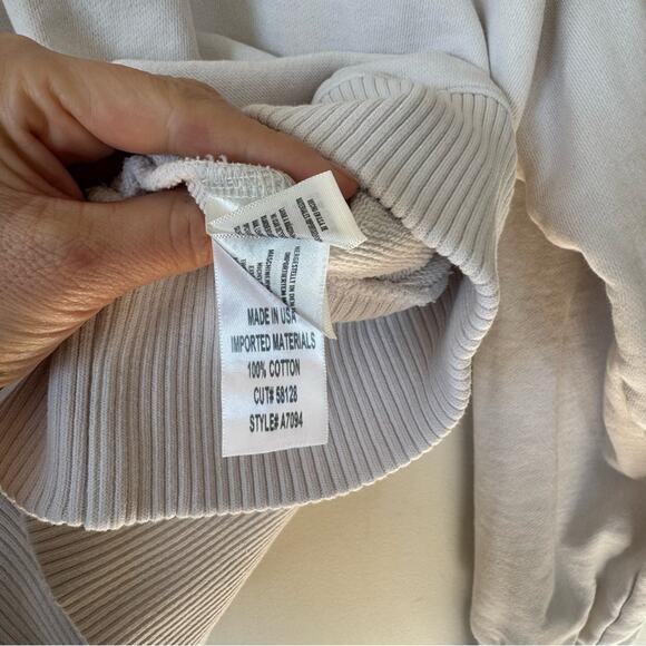 Agolde Klara Off White V-neck Sweatshirt Exaggerated Ribbed Cuffs L - Picture 8 of 8